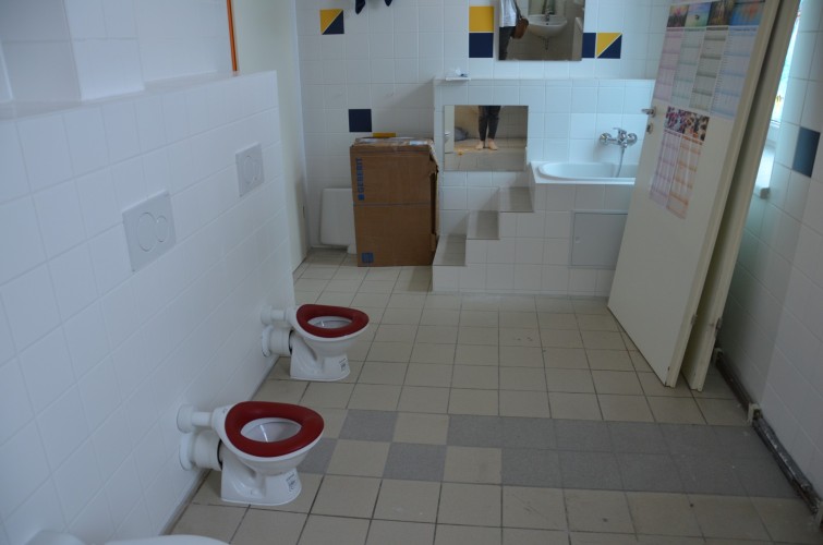 Baby-WC und Baby-Wanne